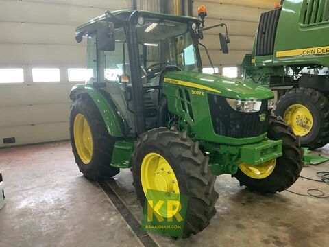 John Deere 5067E