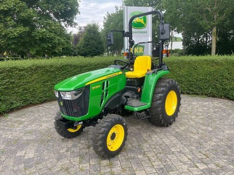 John Deere 3038E