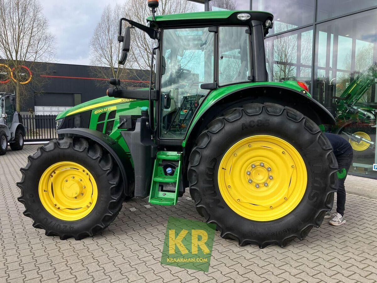 John Deere 6120M 2