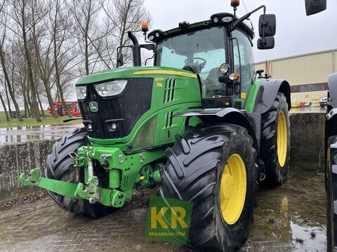 John Deere 6215R