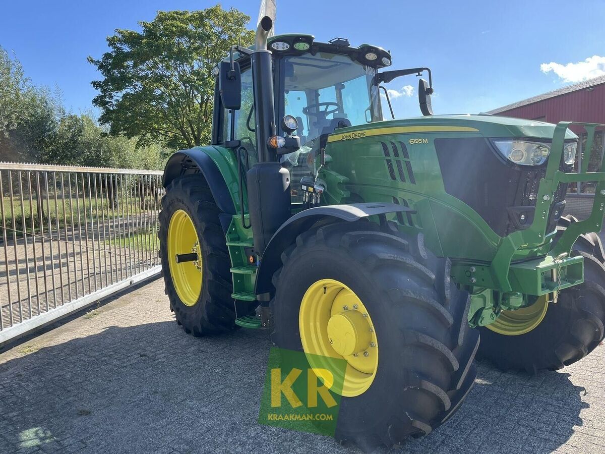 John Deere 6195M 3