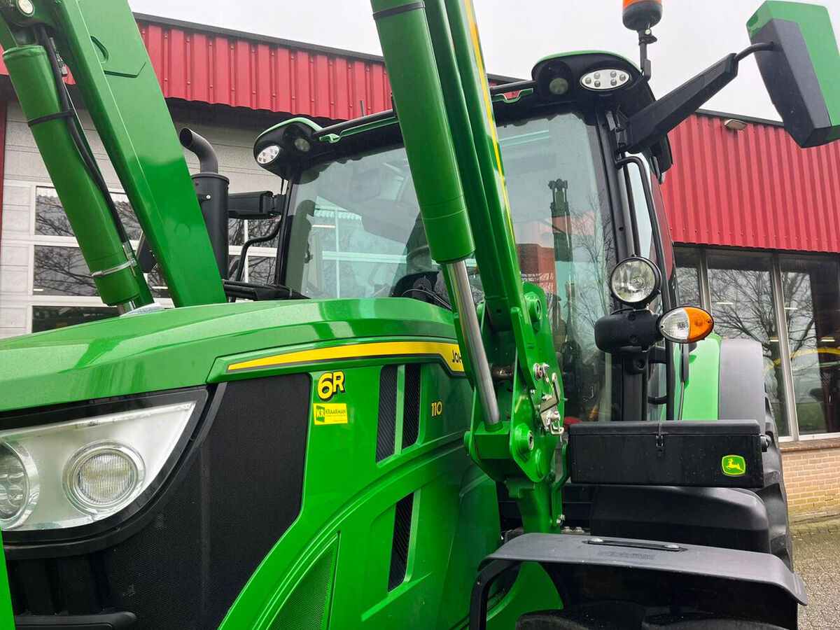 John Deere 6R 110 2