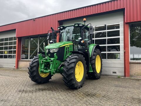 John Deere 6120M