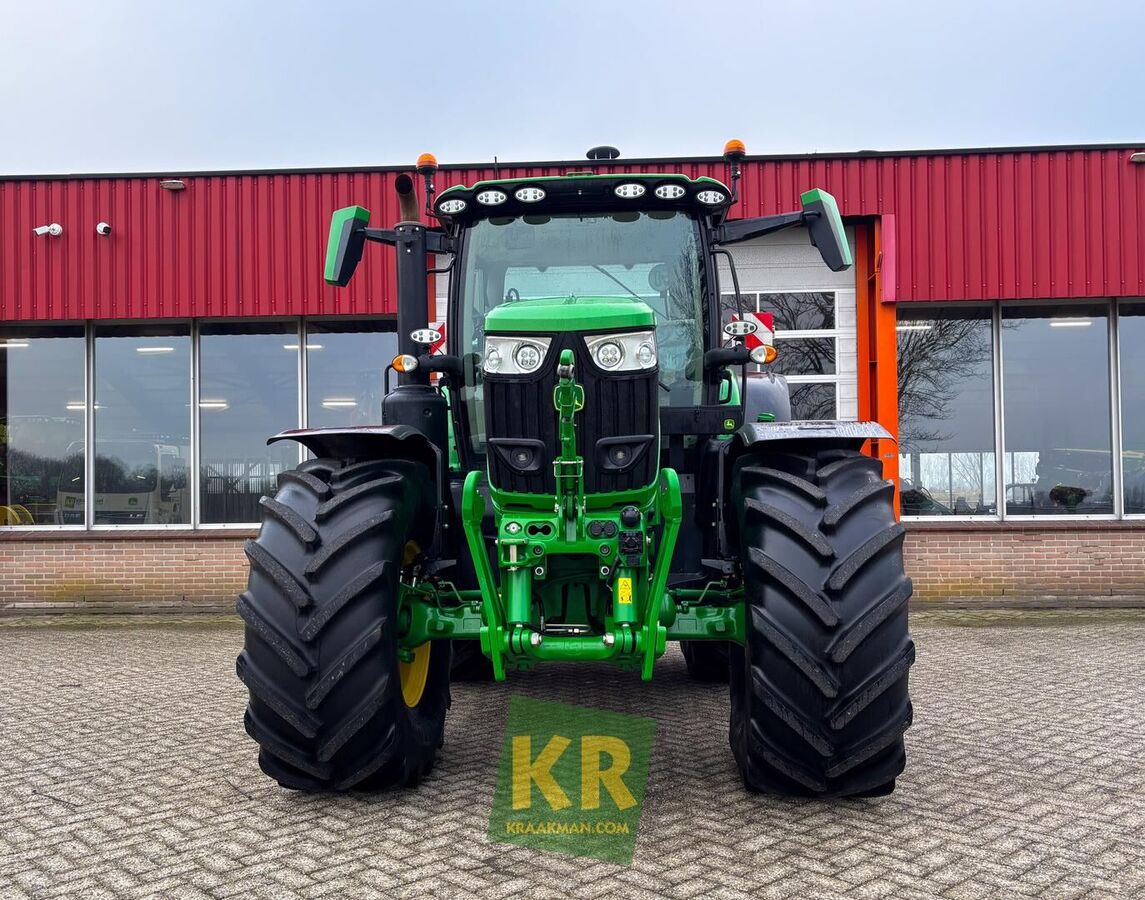 John Deere 6R 215 2