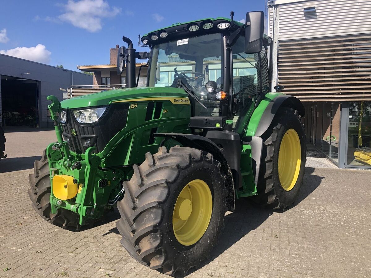 John Deere 6R 110 2