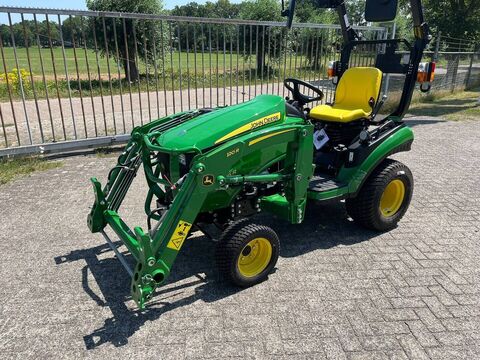 John Deere 1026R