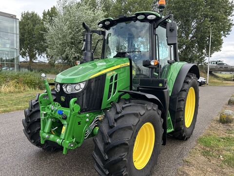 John Deere 6090M