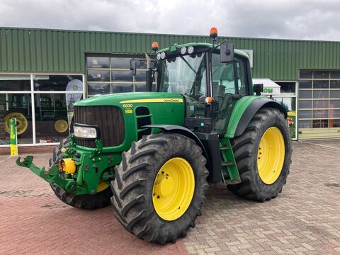 John Deere 6830
