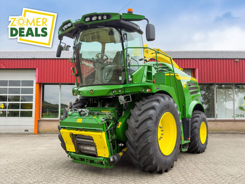 John Deere 8400