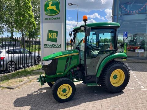 John Deere 3033R
