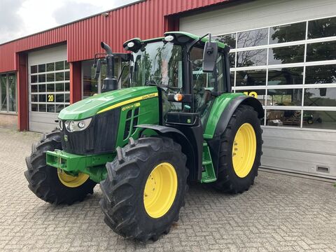 John Deere 6090M