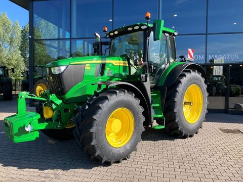 John Deere 6R 215