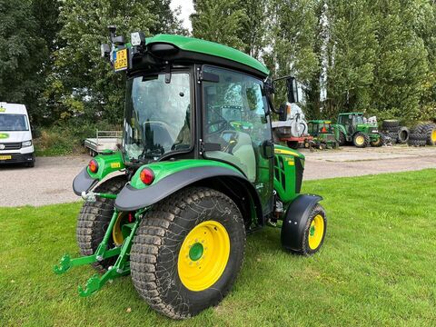 John Deere 3039R