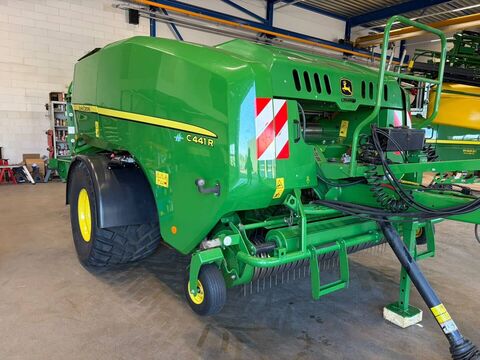 John Deere C441R