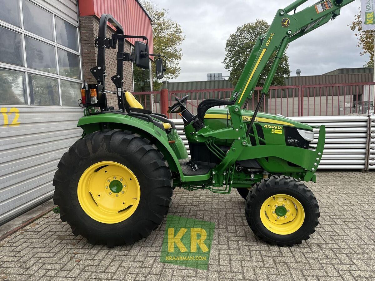 John Deere 4049M 2