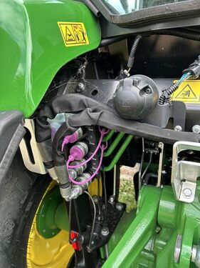 John Deere 4066R