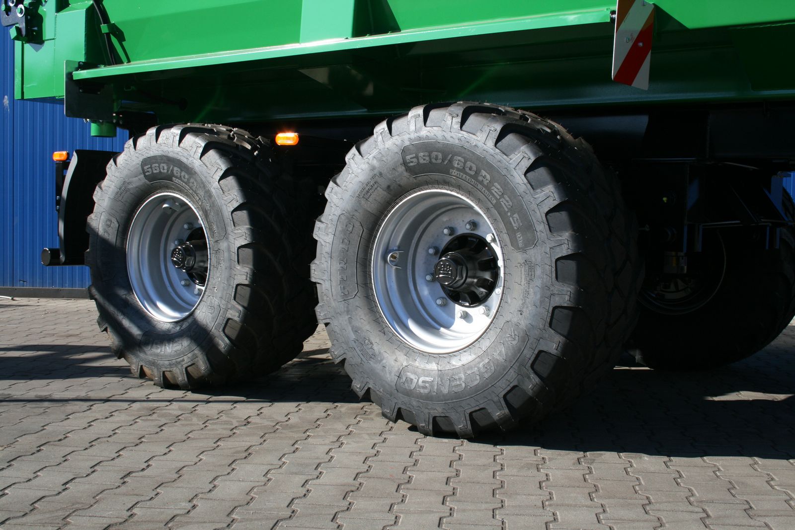 Hilken Muldenkipper MKR5500, 560/60R22,5, Häckseläufsät 3