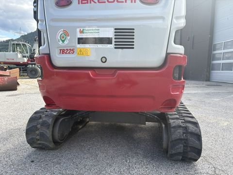 Takeuchi Takeuchi Tb225- TOP 3