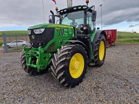 John Deere 6215 R