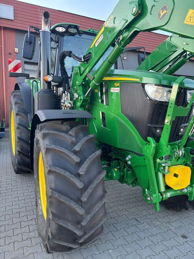 John Deere 6M 200 2