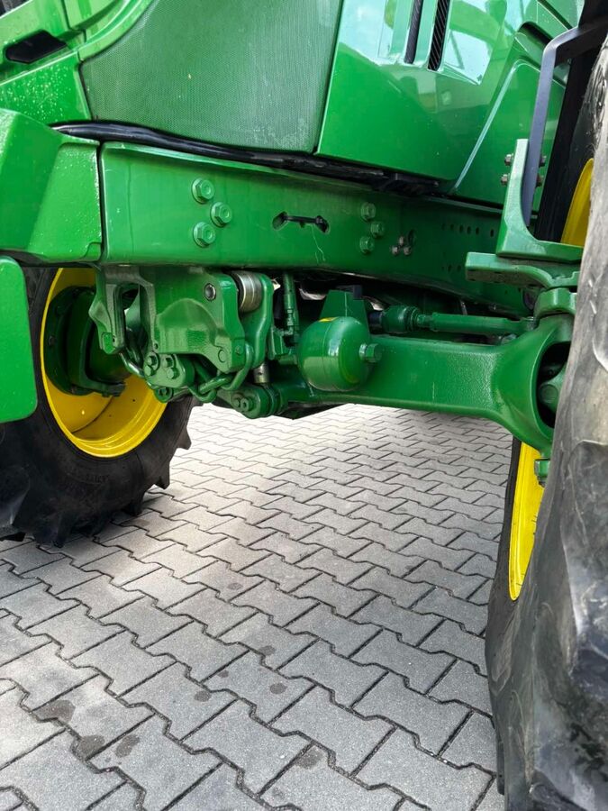 John Deere 6150R 3