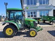 John Deere 3046R