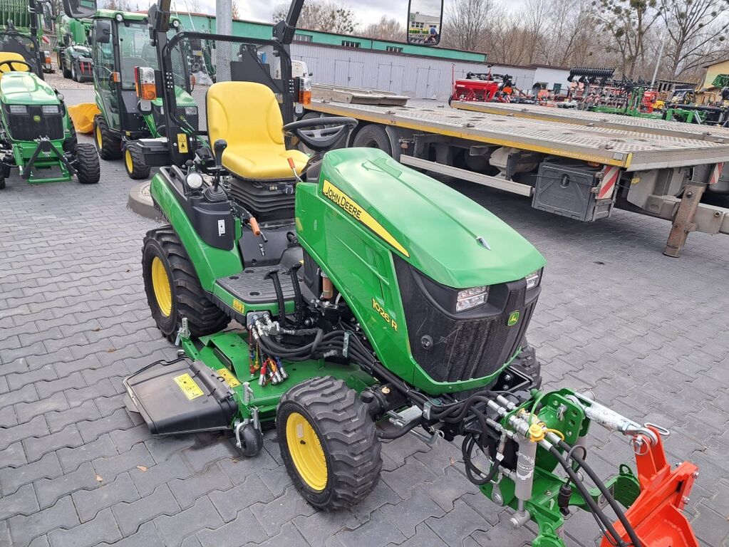 John Deere 1026R 3