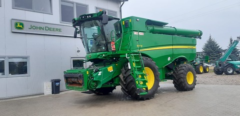 John Deere S780