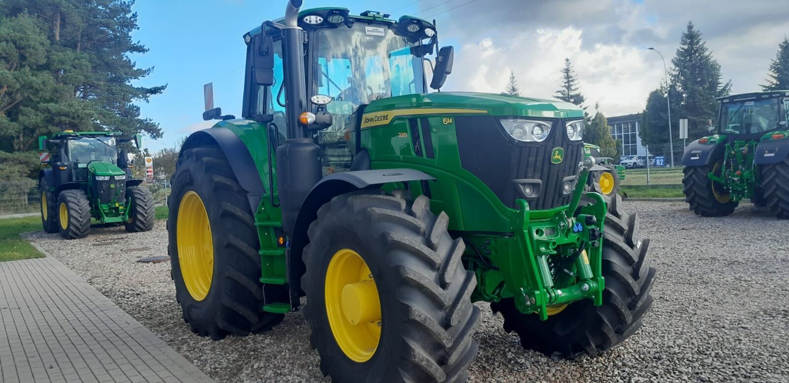 John Deere 6M 220 1