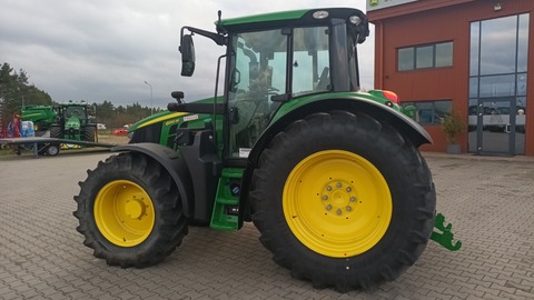 John Deere 6120M