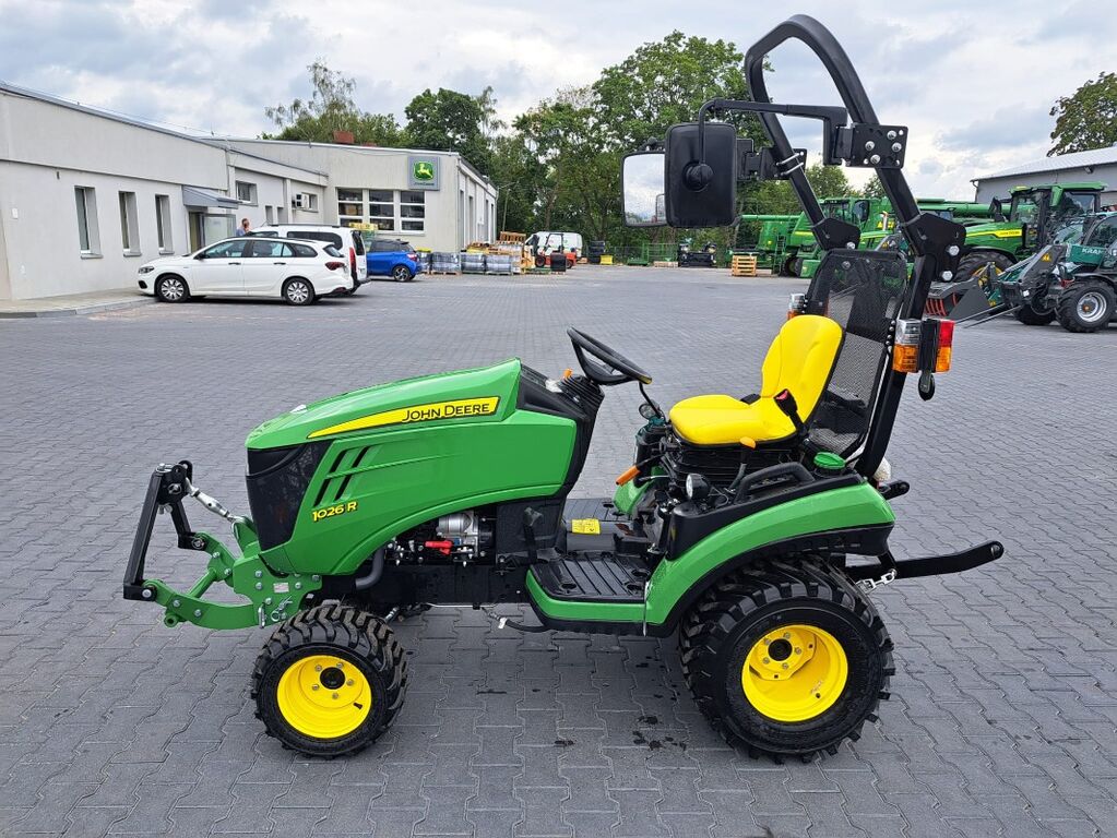 John Deere 1026R 2