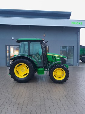 John Deere 5075E