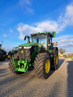 <strong>John Deere 7R 290</strong><br />