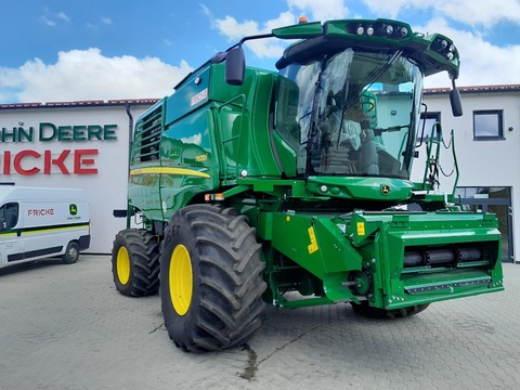 John Deere T 670i