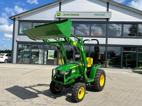 John Deere 3038E