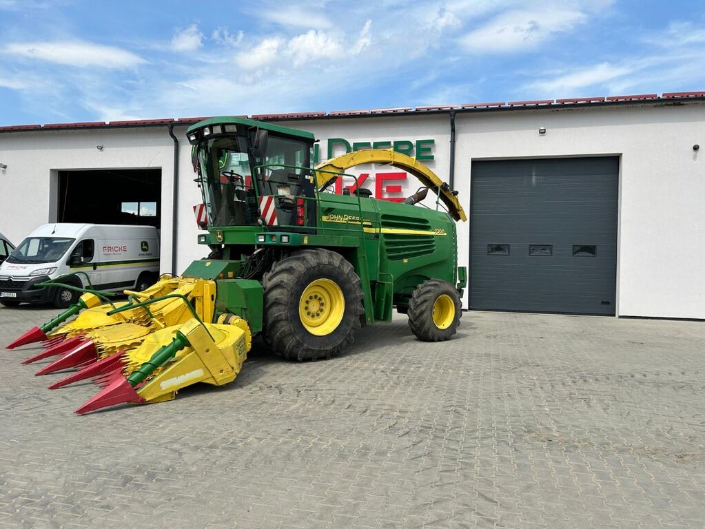 John Deere 7300 2
