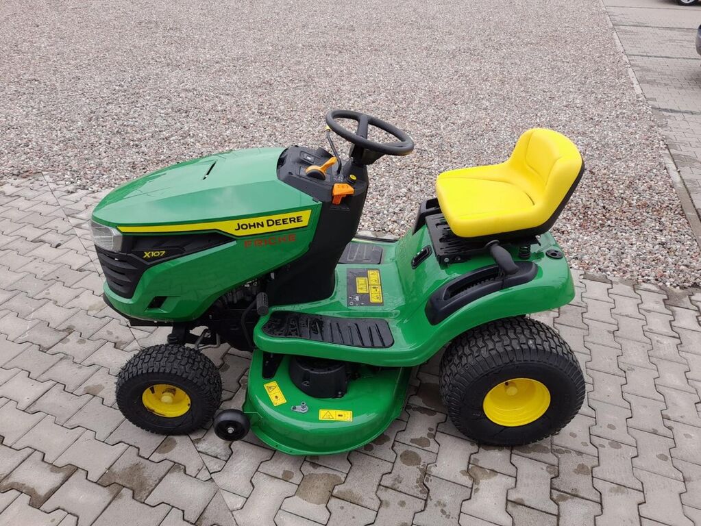 John Deere X107 2