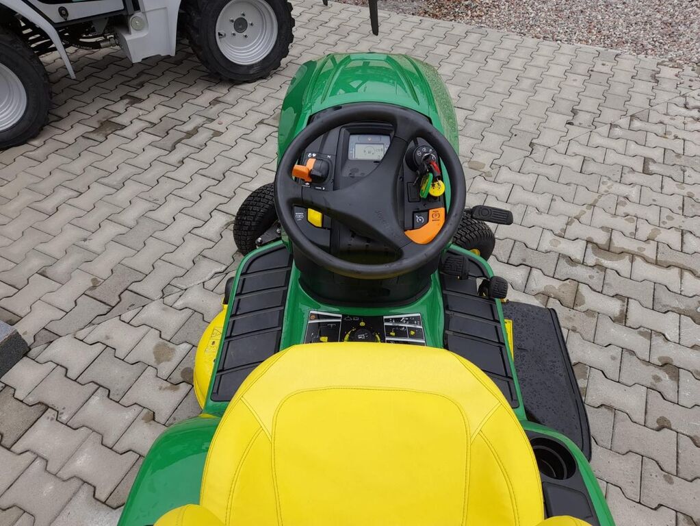 John Deere X107 3