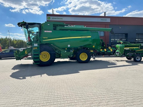 John Deere T 670i