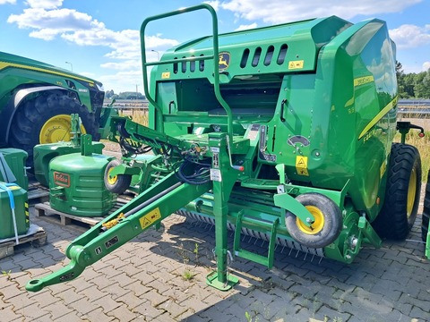 John Deere F441M