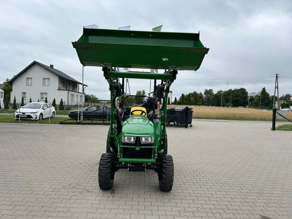 John Deere 3038E 2