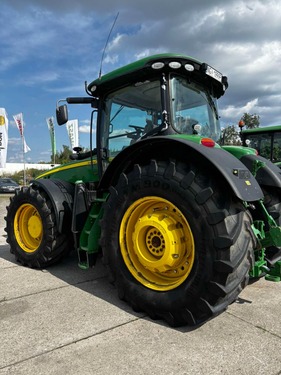 John Deere 8370R