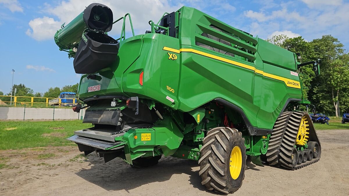 John Deere X9 1100 3