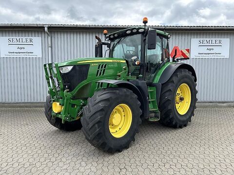 John Deere 6215R