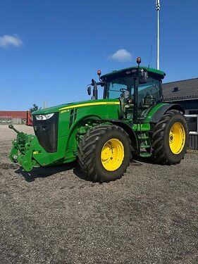 John Deere 8310R 1