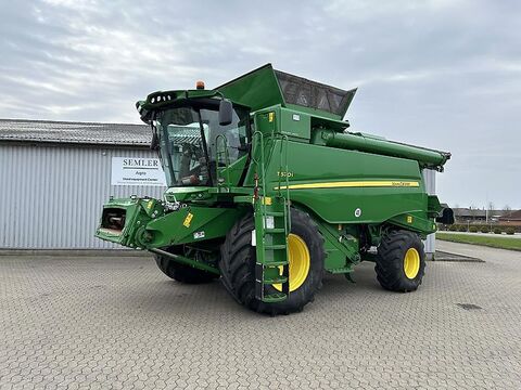 John Deere T670I