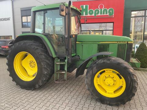 John Deere 6600