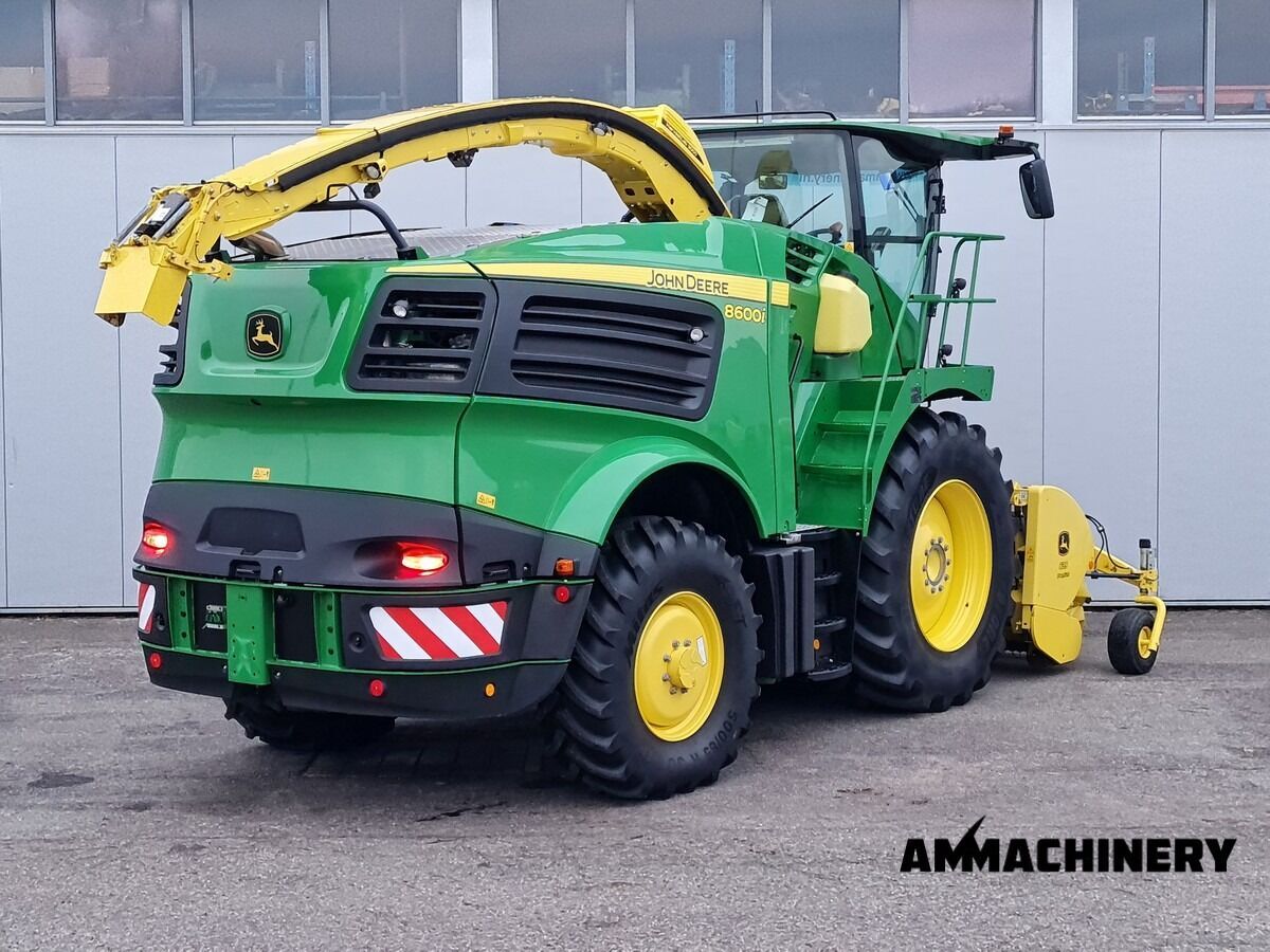 John Deere 8600 i including John Deere 639 Premium 3