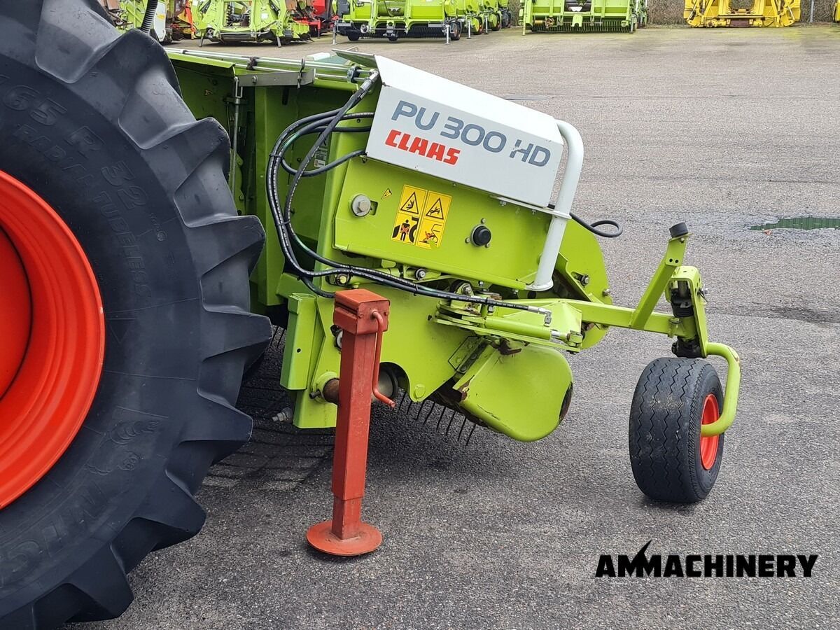 Claas PU300HD hydraulic wheels 3