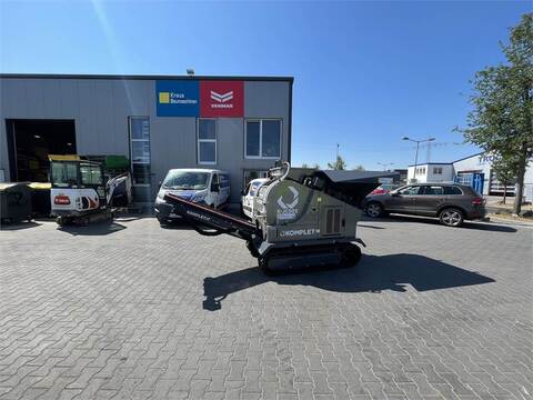 9938-798da8ae23bdb053fa23d1677feddff0-5818507